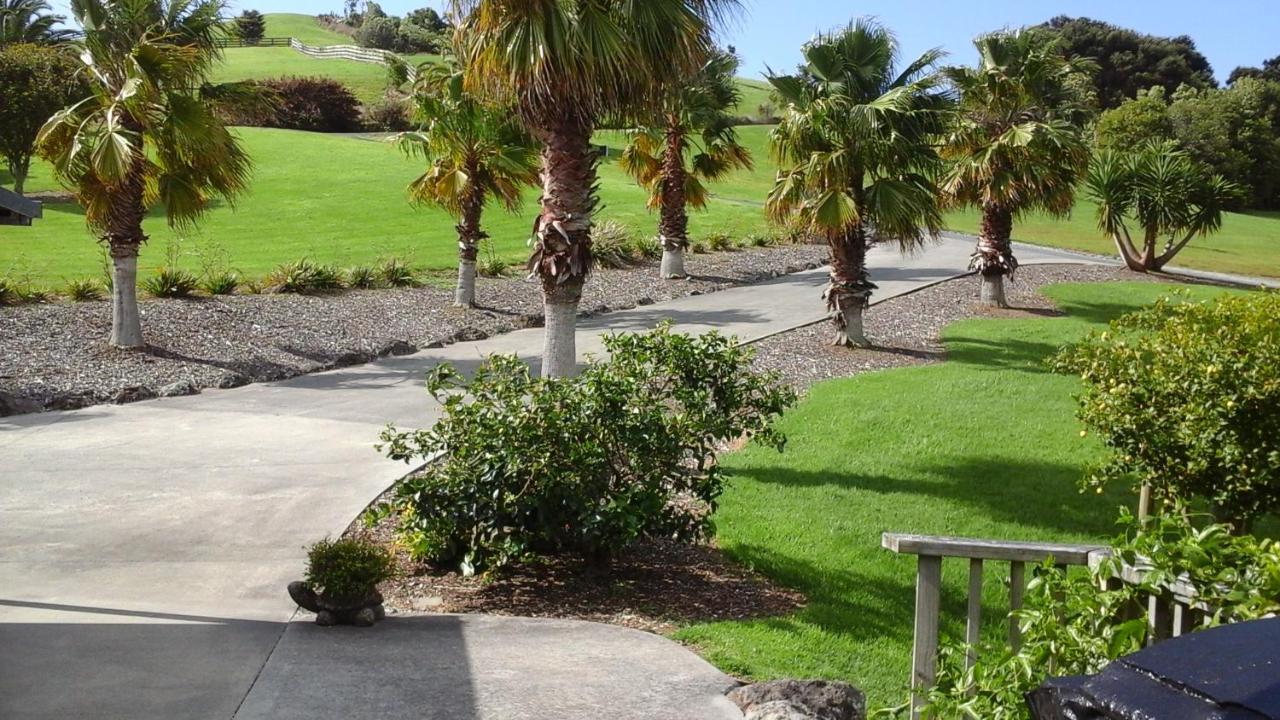 Pukeko Nest Bed and Breakfast Russell Exteriör bild